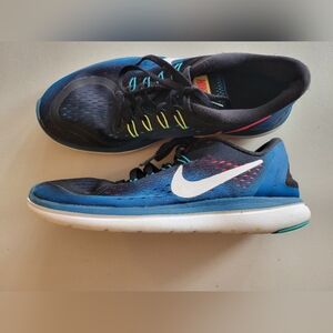 Nike Women's Flex 2017 Run Fitsole Blue Athletic Shoes. 9.5